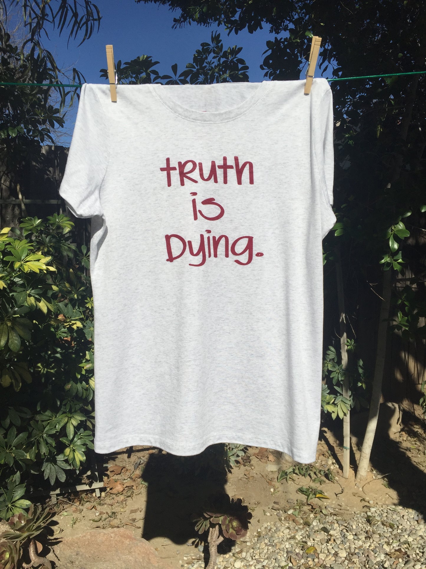 Truth is Dying - Tee